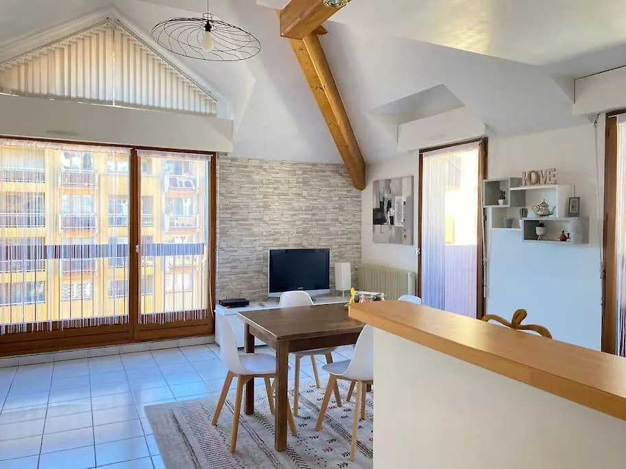 L'Orme • Duplex Central Au Bord Du Canal آنسي 0*,  فرنسا